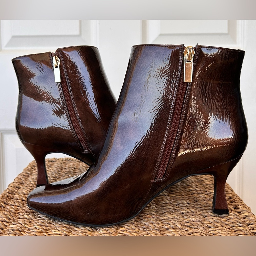 Est. 1946‎ Faux Textured Patent Leather Booties Size 8W